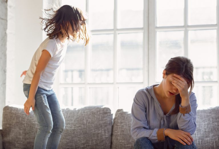 Geen goede moeder niet blije moeder irritant kind deprimerend depressie druk kind deprimerende gedachten moe